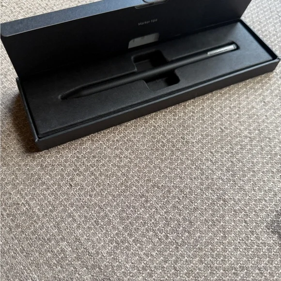 reMarkable2 E-Ink Tablet and Marker Plus refurbished - Picture 4 of 6